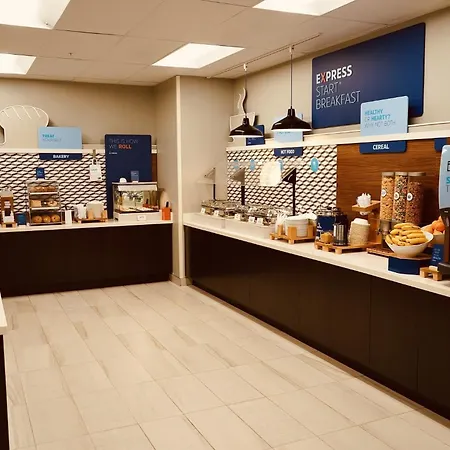 Holiday Inn Express & Suites - Aurora Medical Campus By Ihg-3